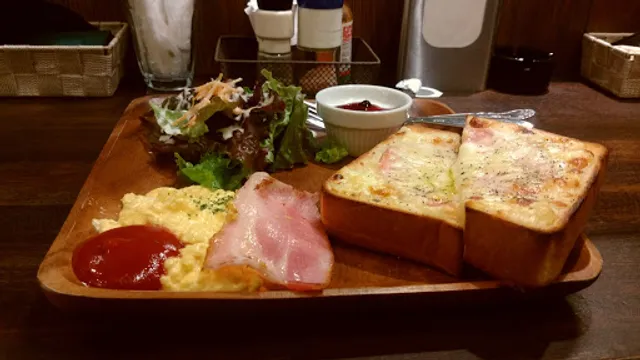 夜はタバコが吸えるバル 洋風バル coco（ココ）