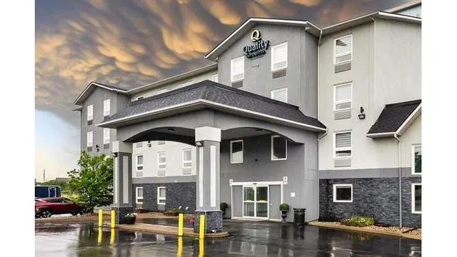 Quality Inn & Suites