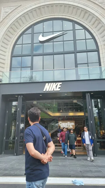 Nike The Grove