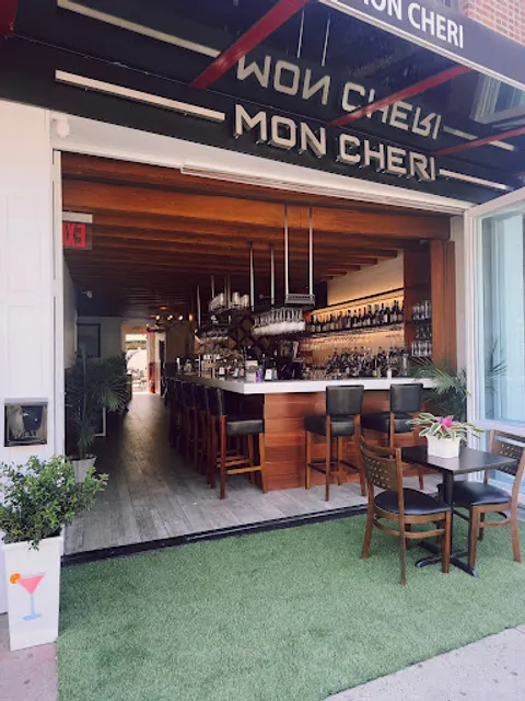 Mon Cheri bar restaurant pizzeria