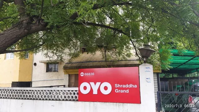 Super OYO Hotel Luxe Villa