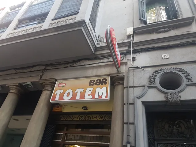 Bar Totem
