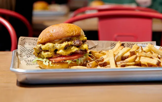 MOOYAH Burgers, Fries & Shakes