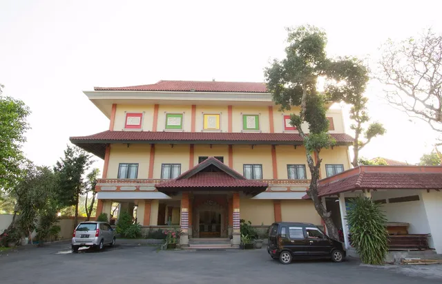 Capital O 93577 Hotel Oranjje