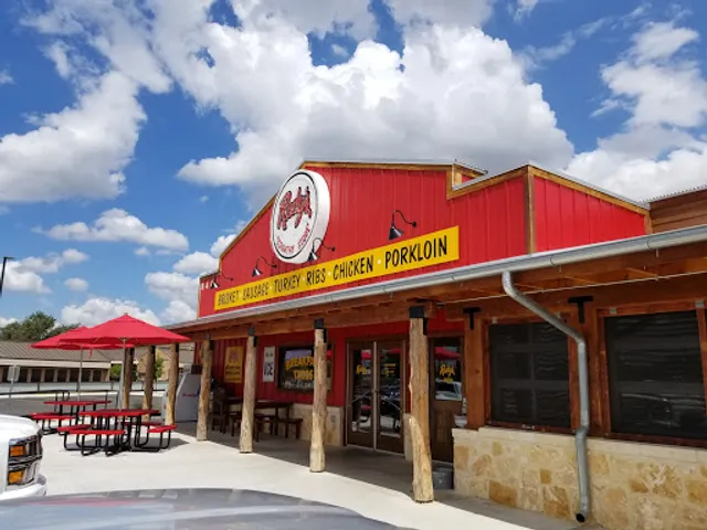 Rudy's "Country Store" and Bar-B-Q