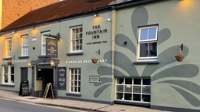 The Fountain Inn and Riverside Restaurant