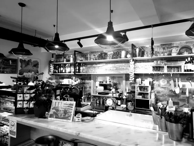 La Bruschetta PIZZA & SNACK