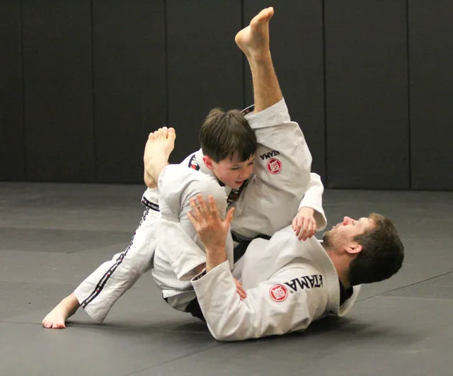 iQ Jiu-Jitsu