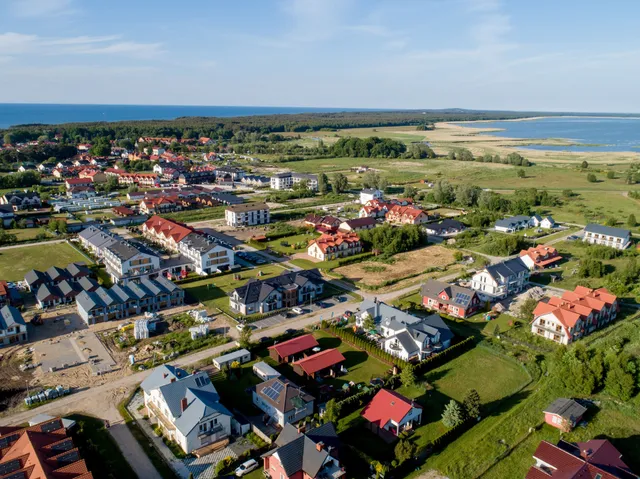 LUNA 2 - DREWNIANE DOMKI W ROWACH