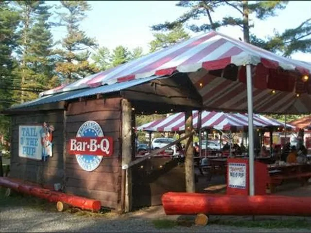 Tail O' the Pup - Open May til October