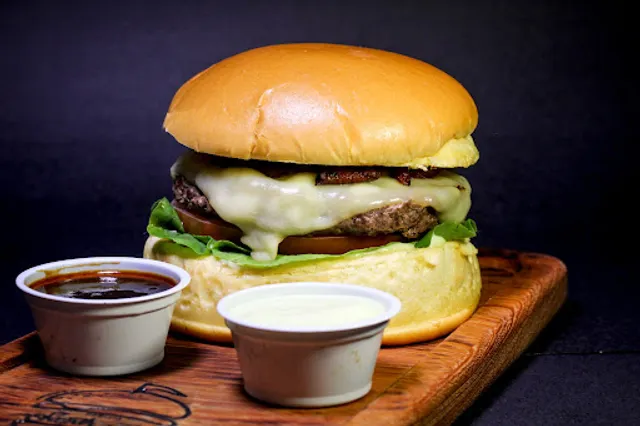 Burgers Família Santo Forte