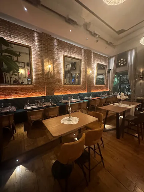 Callas Mama's Cuisine