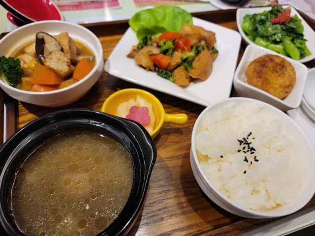 Glorious Jewel Vegetarian Cuisine