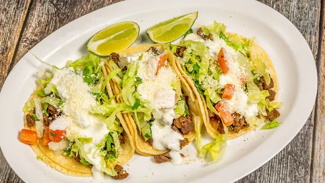 Los Hermanos Salazar