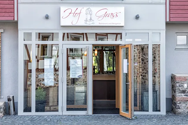 Restaurant / Veranstaltungen / Biergarten Hof Grass