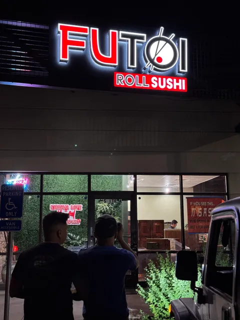 Futoi roll sushi restaurant