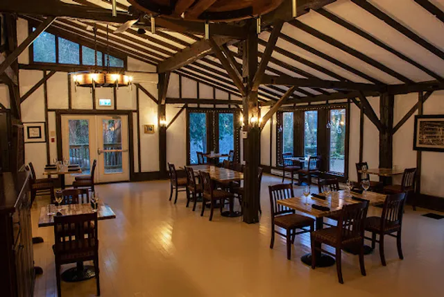 Ivey Dining Room Benmiller