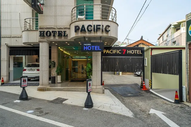Hotel Pacific