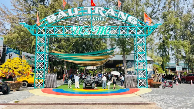 Khu du lịch Bàu Trắng U&Me