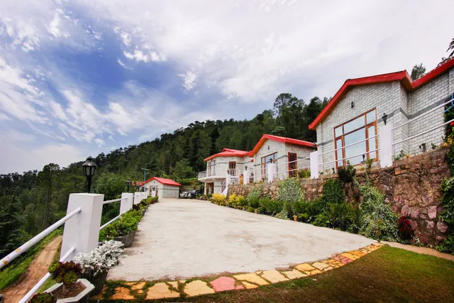 Village Live In Resort Chail