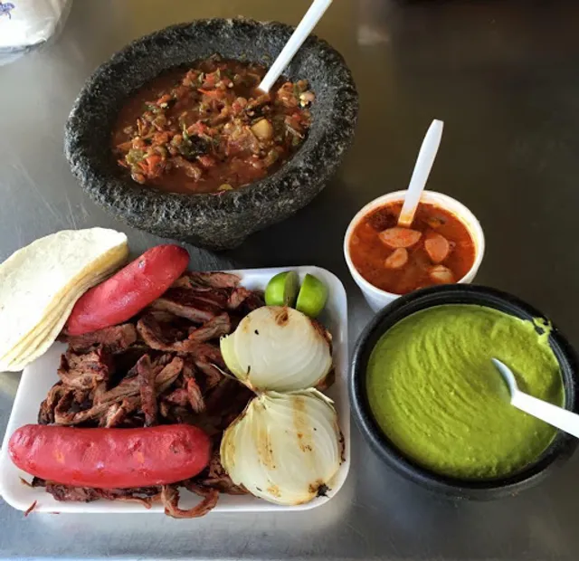 Pollo y carnes El Tecolote