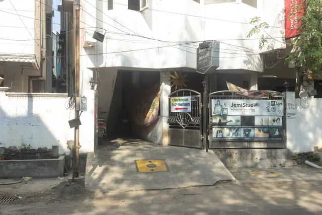 WHITES INN NEAR CHENNAI AIRPORT