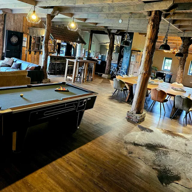 Vakantieverblijf- vergaderlocatie en jacuzzihuisje de Berenshoeve