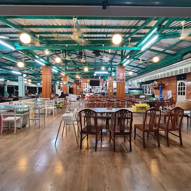 เรือนอาหารทะเลวังมุข