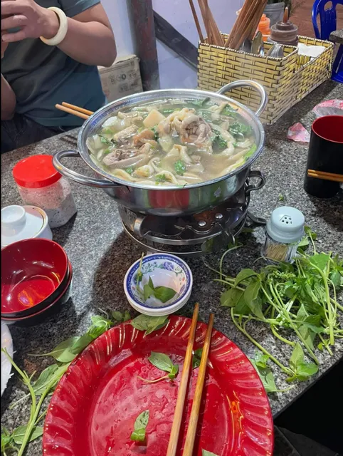 Lẩu gà lá é Phú Yên Tạo Ngộ