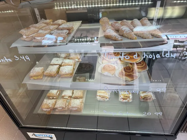 La Cafetera Bakery & Coffee