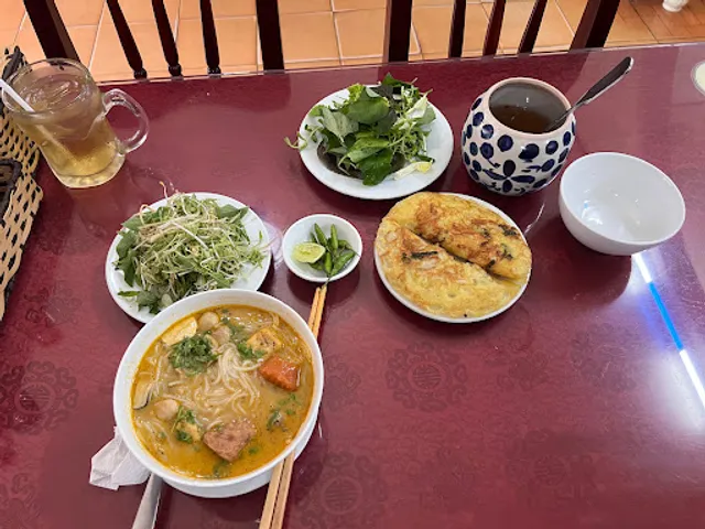 Vegetarian mini-restaurant Co Tam