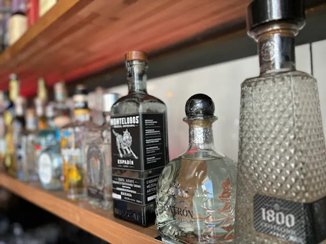 Lola's Kitchen Tacos y Tequila