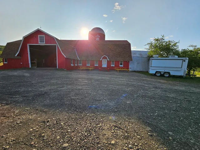 Red Barn Farm Brewery & Kountry Kitchen