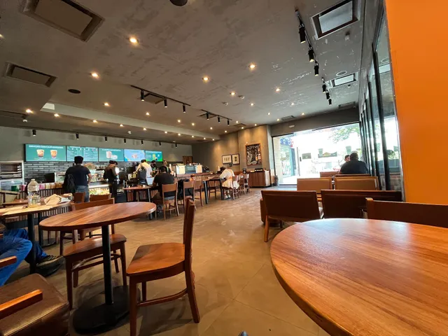 Starbucks Paseo Almenares