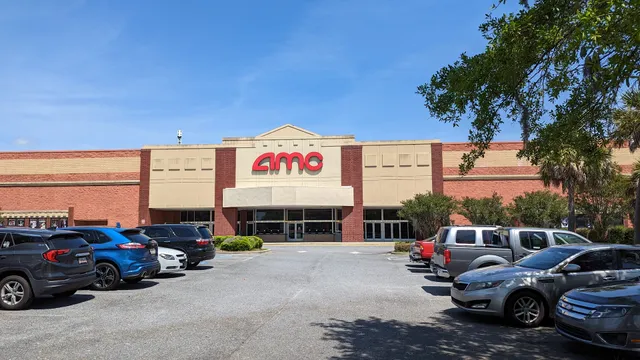 AMC CLASSIC Savannah 11