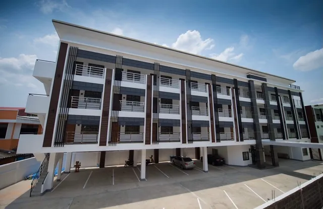 ภัทระ เพลส