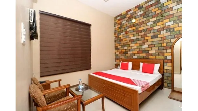 OYO 24747 Hotel White Spott