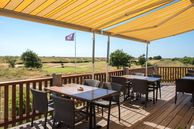 MEERSATT - Café & Bar