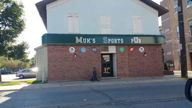 Muk's Sports Pub