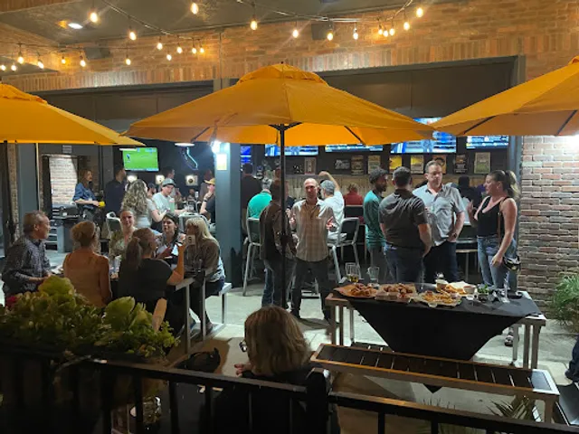 MoJo's Local Tap & Kitchen