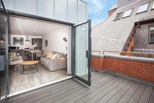 SGT Peppers Apartments By Happy Days