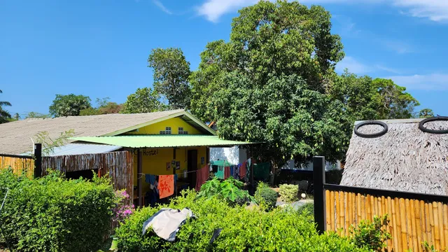 Lanta Long Beach Hostel