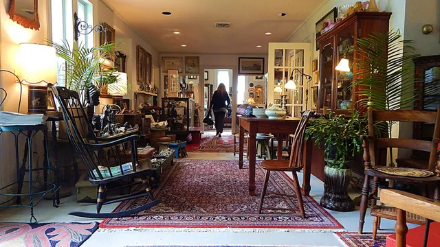 Black Squirrel Antiques