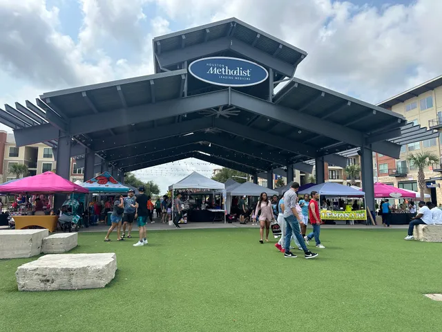 Shop The Famous Market