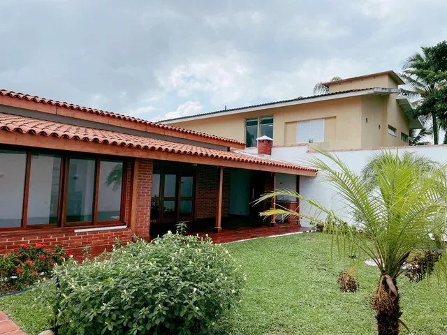 CASA DE PRAIA GUARUJÁ - BEACH HOUSE - 50 METROS DO MAR (Unidade 2)