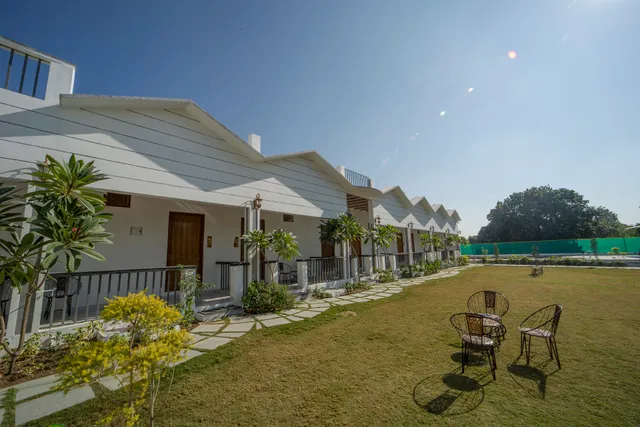 Yellow Tail by Puggles Resorts