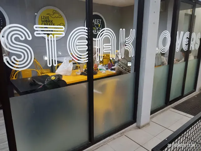 Waroeng Steak & Shake Rawamangun