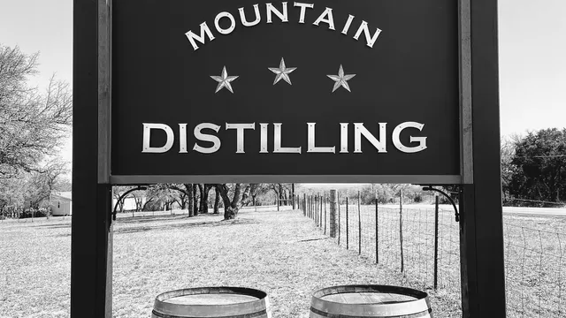 Round Mountain Distilling