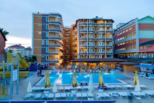 Senza Inova Beach Hotel