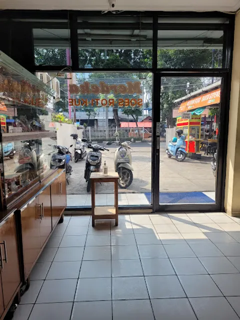 Soes Roti Kue Merdeka